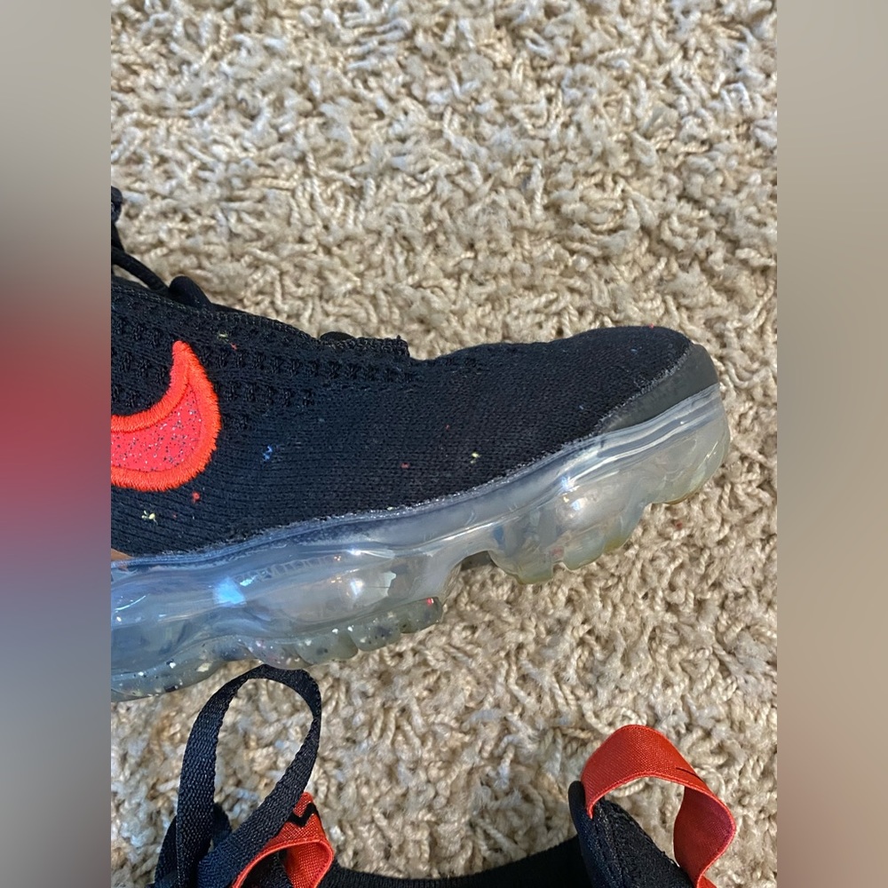 Nike VaporMax Shoes - Picture 3 of 16